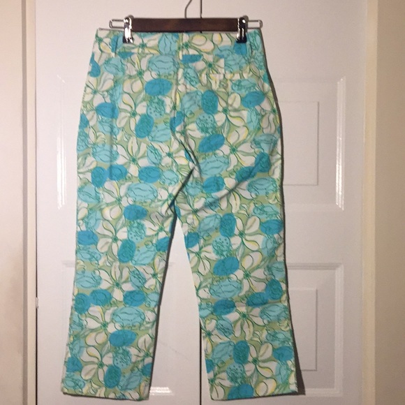 Lilly Pulitzer Floral Capri Pants Size 2 - Picture 2 of 5